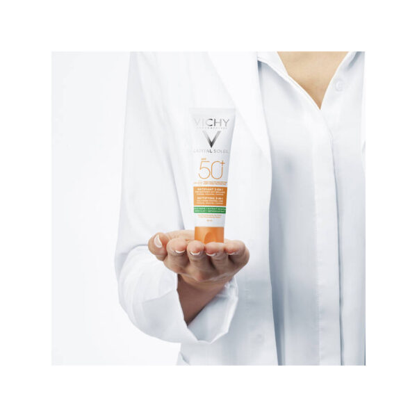 VICHY CAPITAL SOLEIL Пигментирана заштитна 3 во 1 против темни флеки крема SPF50+,